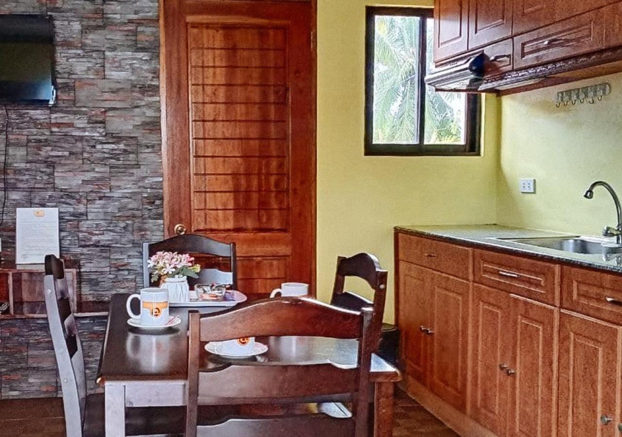 Kojie Guest House Moalboal Exterior photo